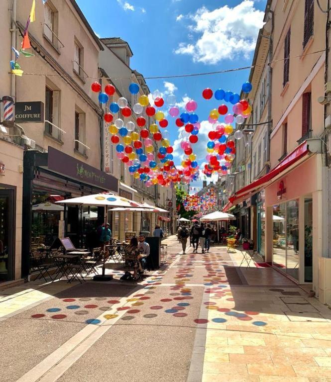 A Cote De Disneyland Paris * Lagny-sur-Marne